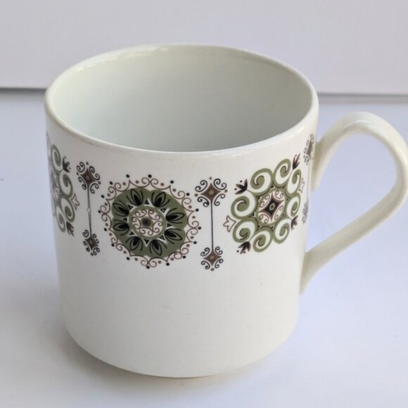 Vintage Johnson BrOne Size. Malaga Coffee Cup White Green Rust Paisley Mug - Picture 3 of 7